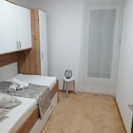 Apartman Faith شقة